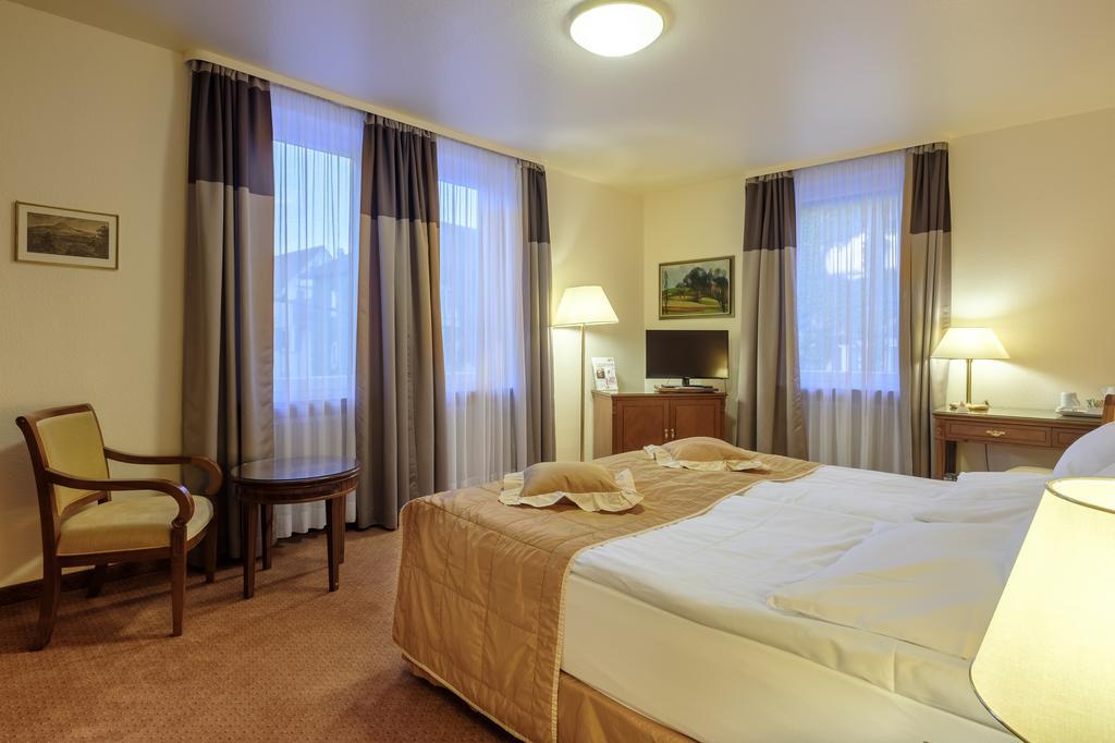 Hotel Hohenstaufen Goeppingen Ngoại thất bức ảnh