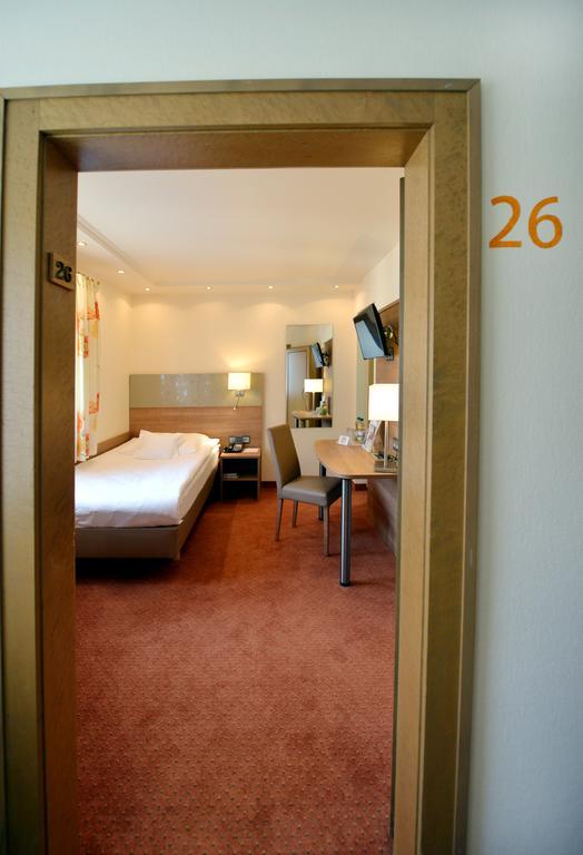 Hotel Hohenstaufen Goeppingen Ngoại thất bức ảnh