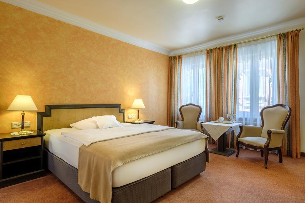 Hotel Hohenstaufen Goeppingen Ngoại thất bức ảnh