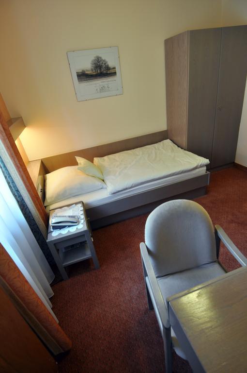Hotel Hohenstaufen Goeppingen Phòng bức ảnh